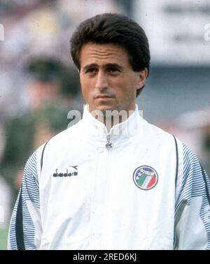 Fußball-Europameisterschaft 1988 / Eröffnungsspiel BR Deutschland – Italien in Düsseldorf 1:1 am 10.06.1988 / Riccardo Ferri [automatisierte Übersetzung] Stockfoto