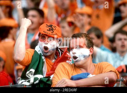 Fußball EM 1988 in Deutschland / Niederlande - England 3:1 /15.06.1988 in Düsseldorf / Fans aus Holland (Niederlande) [automatisierte Übersetzung] Stockfoto