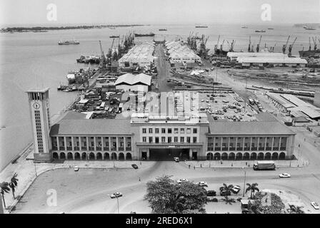 Angola, Luanda, 25/09/1992 Archiv: 36-63-08 Fotos der Stadt Luanda Foto: Blick auf den Hafen [maschinelle Übersetzung] Stockfoto