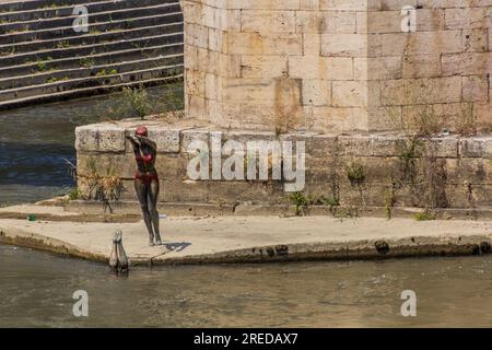 SKOPJE, NORDMAZEDONIEN - 9. AUGUST 2019: Skulptur im Zentrum von Skopje, Nordmazedonien Stockfoto