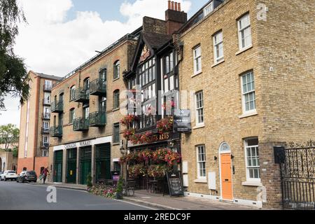 Blacksmith's Arms, Rotherhithe Street, Surrey Docks, London, SE16, England, Großbritannien Stockfoto