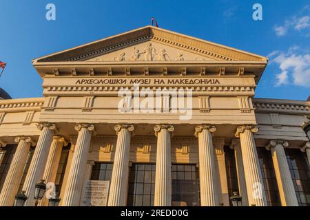 SKOPJE, NORDMAZEDONIEN - 9. AUGUST 2019: Archäologisches Museum der Republik Mazedonien in Skopje, Nordmazedonien Stockfoto