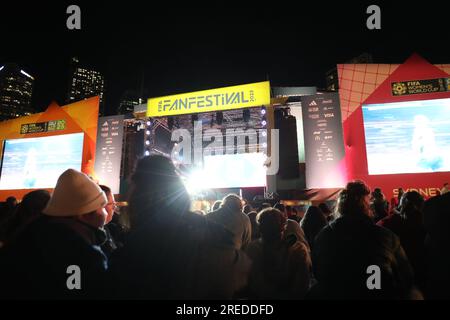 Sydney, Australien. 27. Juli 2023 Eine Fanzone im Tumbalong Park, Sydney, wurde vollgepackt, als mit Unterstützung Australien bei der Frauenweltmeisterschaft am 27. Juli 3-2 gegen Nigeria verlor. Kredit: Karotte/Alamy Live News Stockfoto