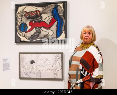 Dovecot Studios, Edinburgh, Schottland, Großbritannien, Edinburgh Art Festival: Die bedeutendste neue Ausstellung von Dovecot mit der Fleming Collection, Scottish Women Artists: 250 Jahre herausfordernde Wahrnehmung, wird von wegweisenden Künstlerinnen gefeiert. Die Ausstellung zeigt über 70 Werke von Künstlerinnen, die Schottlands Kunstszene geprägt haben. Im Bild: Künstler Sam Ainsley mit ihrem Werk "Ernte den Wirbelwind". Kredit: Sally Anderson/Alamy Live News Stockfoto