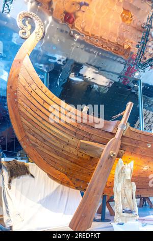 Myklebust-Schiff Bug, Sagastad Vikingcenter (Wikingschiffmuseum), Sjøgata, Nordfjordeid, Vestland County, Norwegen Stockfoto