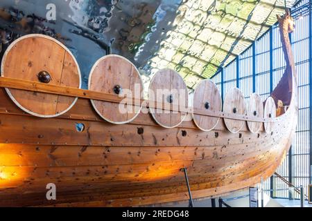 Myklebust-Schiff Bug, Sagastad Vikingcenter (Wikingschiffmuseum), Sjøgata, Nordfjordeid, Vestland County, Norwegen Stockfoto