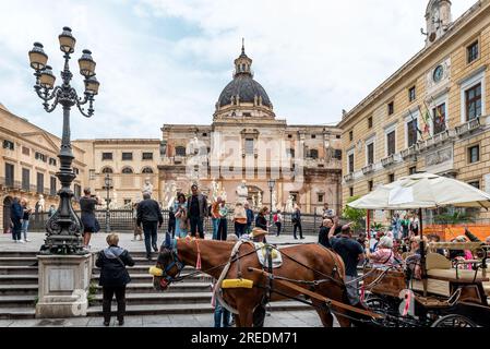 Palermo, Italien - 18. Mai 2023: Piazza Pretoria, auch bekannt als Platz der Schande (Piazza della vergogna) in Palermo, Sizilien, Italien Stockfoto
