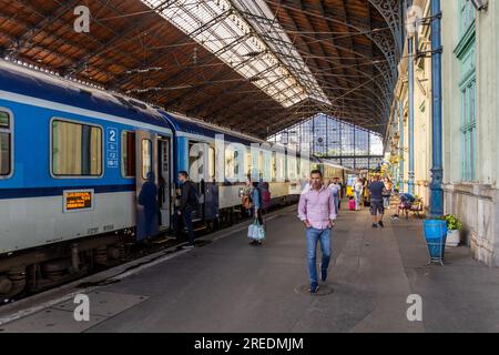 BUDAPEST, UNGARN - 15. AUGUST 2019: Bahnhof Budapest Nyugati, Ungarn Stockfoto