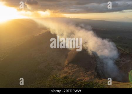 Rauchentwicklung vom Masaya Vulcano Park in Nicaragua aus der Vogelperne Stockfoto