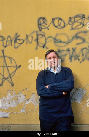 Don Luigi Ciotti, katholischer Priester in Turin, Italien. 1966 gründete er die Gruppo Abele, eine der führenden italienischen NRO, die mit benachteiligten jungen Menschen arbeitet. In den 1990 Jahren gründete er Libera, ein Anti-Mafia-Netzwerk, an dem heute 700 Gruppen beteiligt sind: Don Luigi Ciotti, sacerdote cattolico di Torino, nel 1966 ha fondato il Gruppo Abele, una delle principal Associazioni non Governative (ONG) italiane, attiva nel lavoro coi giovani marginali. Nel 1990 fonda Libera, una rete di associazioni antimafia che conta oggi 700 associazioni Stockfoto