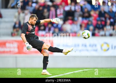 Kalmar, Schweden. 27. Juli 2023. Pyuniks Torwart Stanislav Buchnev in Aktion während der UEFA Europa Conference League, zweite Qualifikationsrunde erste Etappe, zwischen Kalmar FF und dem FC Pyunik in der Kalmar Arena (Guldfågeln Arena) in Kalmar, Schweden, 27. Juli 2023. Foto: Patric Soderstrom/TT/Kod 10760 Kredit: TT News Agency/Alamy Live News Stockfoto