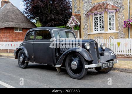 Oldtimer im Southwick Revival 2023. DKW Dampf-Kraft-Wagen „Team powered car“ aus den 1940er Jahren, Auto Union Fahrzeug wird Audi. Stockfoto