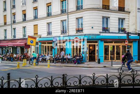 Paris, Frankreich, Okt. 29. 2022, Blick auf Le Valmy, ein Restaurant im the10. Bezirk der Hauptstadt am Canal St-Martin Stockfoto