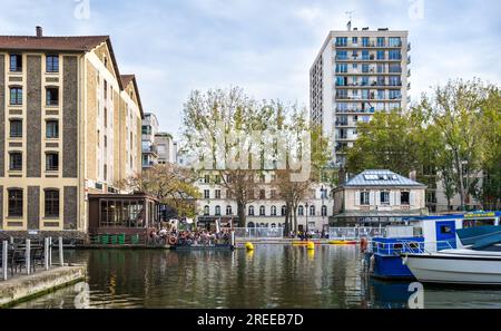 Paris, Frankreich, Okt. 29. 2022, Blick auf eine urbane Szene am Bassin de la Villette Stockfoto