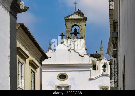 Eingangstor zur Altstadt von Faro, Detail, Arco da Vila, Algarve, Portugal Stockfoto