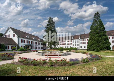 Der spitzenförmige Garten der ehemaligen Benediktinerkloster auf der Rheininsel Rheinau, Andelfingen, Kanton Zürich, Schweiz Stockfoto
