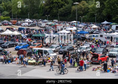 Flohmarkt beim Sommerfestival in der Gruga in Essen, 10-tägige Messe in Essen, mit einem der größten Flohmärkte in NRW, Deutschland, Stockfoto