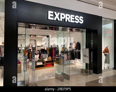 Springfield, Missouri - 31. Oktober 2019: Express, Inc. Ist ein amerikanischer Modehändler für junge Männer und Frauen mit Hauptsitz in Columbus, Ohio. Stockfoto