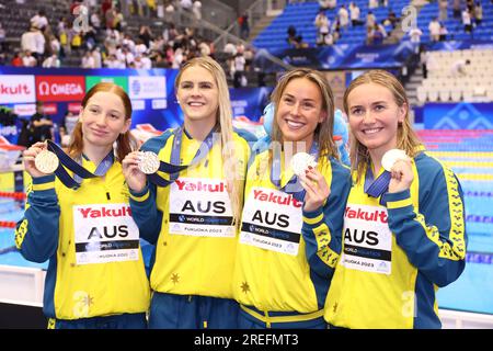 Australisches Team (AUS) feiert nach dem letzten Schwimmspiel der Women 4x200 m Freestyle Relay bei der World Aquatics Championships 2023 am 27. Juli 2023 in Fukuoka, Japan. Kredit: YUTAKA/AFLO SPORT/Alamy Live News Stockfoto