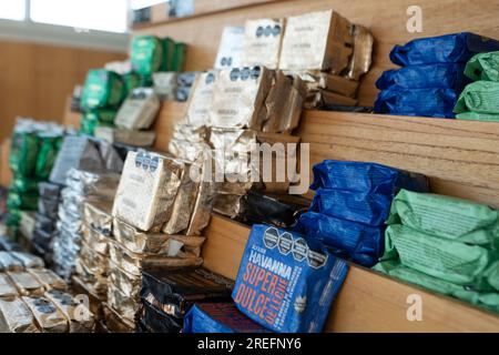 Buenos Aires, Argentinien : 2023. Mai 18 : Havanna-Produktlinie, herausragender, für Argentinien typischer Dulce de leche alfajores im Jahr 2023. Stockfoto