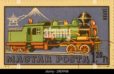 UNGARN - UM 1972: Stempel gedruckt von Ungarn, zeigt Lokomotive, um 1972 Stockfoto