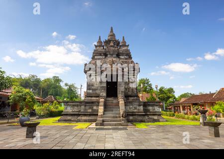 Candi Pawon, ein buddhistischer Tempel aus dem 9. Jahrhundert in der Nähe von Borobudur in Yogyakarta, Java, Indonesien. Stockfoto