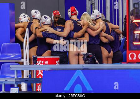 FUKUOKA, JAPAN - JULI 28: Ashleigh Johnson aus den USA, Madeline Musselman aus den USA, Tara Prentice aus den USA, Rachel Fattal aus den USA, Maggie Steffens aus den USA, Jewel Roemer aus den USA, Ryann Neushul aus den USA, Emily Mary Ausmus aus den USA, Kaleigh Gilchrist aus den USA, Bayley Weber aus den USA, Jenna Michelle Flynn aus den USA, Amanda Longan aus den USA, Jordan Raney aus den USA, die bei den World Aquatics Championships 2023 beim Wasserpolo-Weltmeisterschaftsspiel der Frauen am 28. Juli 2023 in Fukuoka, Japan auf den 5.-6. Platz zwischen den USA und Ungarn stoßen (Foto von Albert Ten Hove/Orange Pictures) Stockfoto