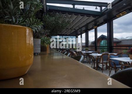 Greenhouse Restaurant auf dem Light Banbury im Hafengebiet des Castle Quay in Banbury, Oxfordshire, Großbritannien Stockfoto