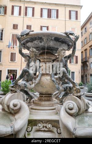 Rom, Italien - 27. November 2022: Der Schildkrötenbrunnen (Fontane delle Tartarughe), Viertel Trastevere Stockfoto