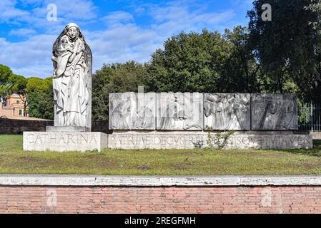 Rom, Italien - 26. November 2022: Statue der San Catharina Da Siena in der Nähe des Vatikans Stockfoto