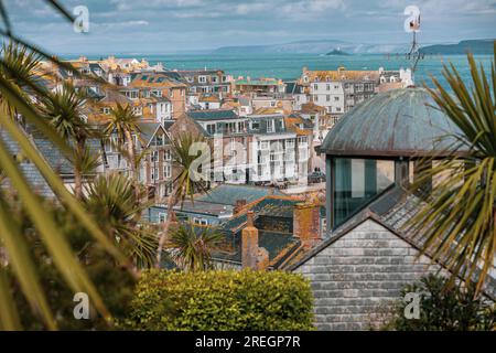 Ein Blick über die Dächer von St. Ives vom Gipfel der Stadt. Stockfoto