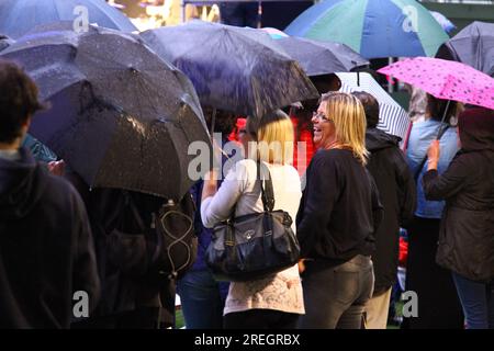 GLOBALES SIEDEN. KLIMAWANDEL. STEIGENDER MEERESSPIEGEL. TREIBHAUSEFFEKT. WETTER. EXTREME WETTEREREIGNISSE. WENDEPUNKT. DAS LEBEN. Stockfoto