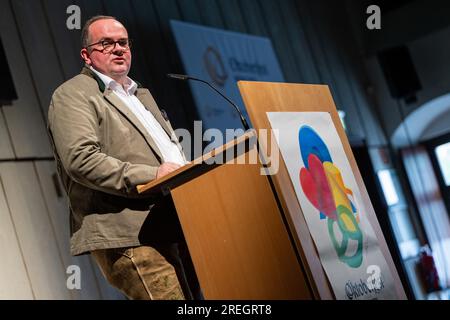 München, Deutschland. 28. Juli 2023. Clemens Baumgärtner, Chef von Wiesn, spricht auf einer Pressekonferenz über die Innovationen auf dem Münchner Oktoberfest. Kredit: Lennart Preiss/dpa/Alamy Live News Stockfoto