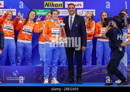 Fukuoka, Japan. 28. Juli 2023. FUKUOKA, JAPAN - JULI 28: Laura Aarts aus den Niederlanden mit der Trophäe während der Wasserpolo-Weltmeisterschaft 2023 der Frauen auf der Marine Messe Fukuoka Halle B am 28. Juli 2023 in Fukuoka, Japan (Foto von Albert Ten Hove/Orange Pictures). Kredit: Orange Pics BV/Alamy Live News Stockfoto