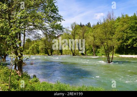 Blick auf den Fluss Korana im Kreis Karlovac, Kroatien Stockfoto