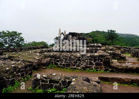 Shivneri Fort ist eine militärische Festung aus dem 17. Jahrhundert und der Geburtsort von Chhatrapati Shivaji Maharaj, dem Kaiser und Gründer des Maratha-Reiches Stockfoto