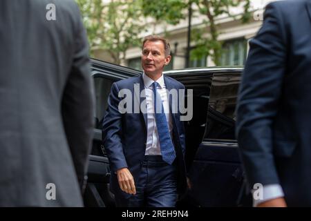 London, England, Großbritannien. 28. Juli 2023. Schatzkanzler JEREMY HUNT trifft vor der Beweisaufnahme zu infiziertem Blut ein. (Kreditbild: © Tayfun Salci/ZUMA Press Wire) NUR REDAKTIONELLE VERWENDUNG! Nicht für den kommerziellen GEBRAUCH! Stockfoto