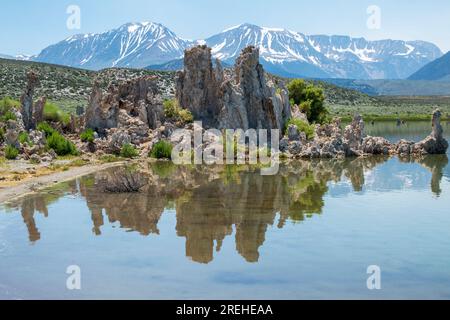 Die South Tufas und Navy Beach Felsformationen am Mono Lake sind ziemlich ungewöhnlich und ein großartiger Zwischenstopp in der östlichen Sierra von Kalifornien. Stockfoto