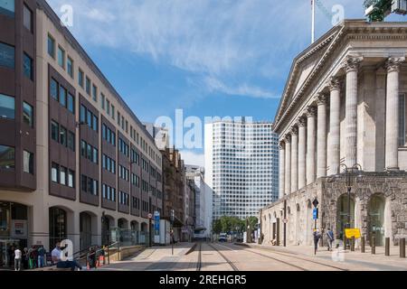 Alpha Tower und Birmingham Town Hall vom Victoria Square, Birmingham aus gesehen Stockfoto