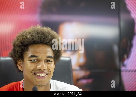 ROTTERDAM - Fußballspieler Calvin Stengs während seiner Präsentation in Feyenoord. Der 24-jährige Angreifer kommt von OGC Nice. Der siebenmalige Internationale von Orange hat einen vierjährigen Vertrag mit dem nationalen Champion unterzeichnet. AP WILLEM VERNES Stockfoto