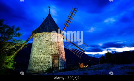 Moulin d'Omer, Cucugnan, Aude, Occitanie, Frankreich Stockfoto