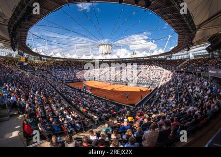 Hamburg, Deutschland. 28. Juli 2023. Beim Hamburg European Open 2023 scheint die Sonne über dem Centre Court. Frank Molter/Alamy Live-Nachrichten Stockfoto