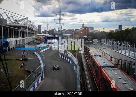 McLaren's Rene Rast während der Übung 1 vor dem Hankook London E-Prix 2023 auf dem Excel Circuit, London. Bilddatum: Freitag, 28. Juli 2023. Stockfoto