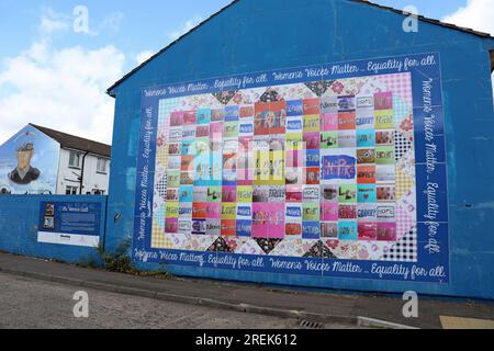 Wandbilder auf dem Lower Shankill Anwesen in Belfast Stockfoto