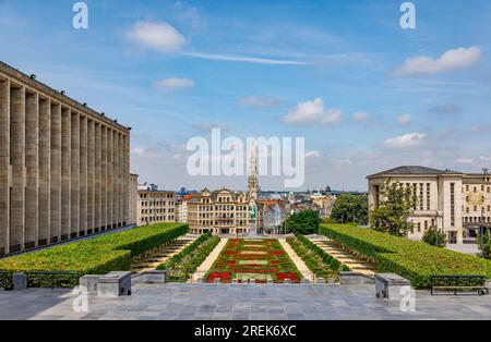 Der Mont des Arts, also Hill oder Mount of the Arts, ist ein städtischer Komplex und eine historische Stätte im Zentrum von Brüssel, Belgien, mit einer wunderschönen Öffentlichkeit Stockfoto