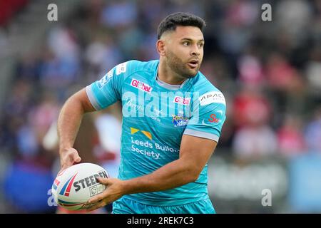 Rhyse Martin #12 von Leeds Rhinos wärmt sich vor dem Spiel der Betfred Super League Runde 20 St. Helens gegen Leeds Rhinos im Totally Wicked Stadium, St. Helens, Großbritannien, 28. Juli 2023 auf (Foto von Steve Flynn/News Images) Stockfoto