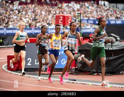 Beatrice Chebet aus Kenia, Gudaf Tsegay aus Äthiopien und Sifan Hassan aus den Niederlanden, die an der 5000m für Frauen im Wanda Diamond League Lond teilnehmen Stockfoto