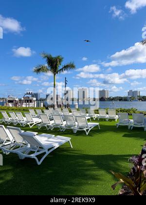 Boca Raton, Florida, USA - 14. November 2023: Der Intracoastal Waterway im Boca Raton Club in Boca Raton, Florida. Stockfoto