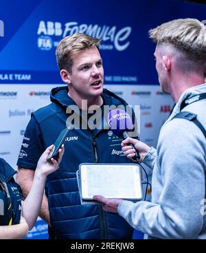 LONDON, VEREINIGTES KÖNIGREICH. 28. Juli 2023. Nick Cassidy gibt am Freitag, den 28. Juli 2023, ein Medieninterview beim ABB FIA Formel E 2023 Hankook London E-Prix bei der Excel in LONDON, ENGLAND. Kredit: Taka G Wu/Alamy Live News Stockfoto