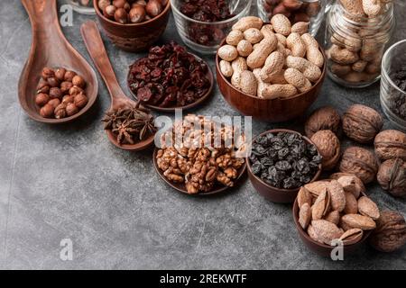 Anordnung der Muttern mit hohem Winkel Stockfoto